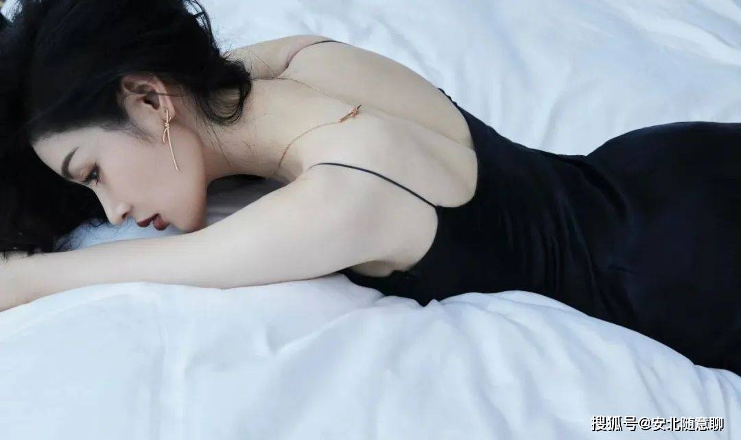 张天爱穿瑜伽裤名场面狠狠拿捏难怪这么多人念念不忘(图1)