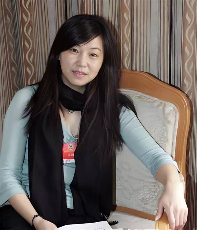 原创周继红退休平安落地！去年奥运不装了硬刚老美，郭晶晶能接班吗？