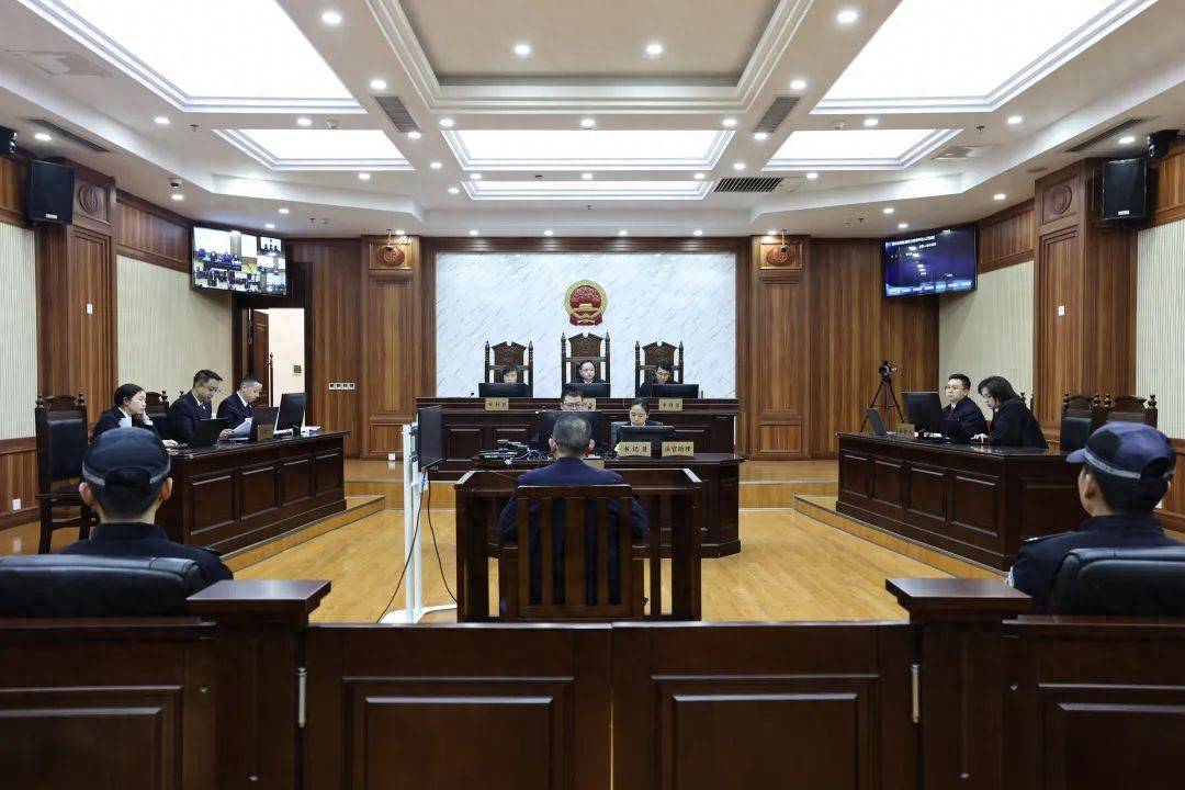 贵州省贵阳市消防救援支队原党委副书记、支队长李世永受贿、行贿案一审开庭 贵州省贵阳市消防救援支队原党委副书记、支队长李世永受贿、行贿案一审开庭