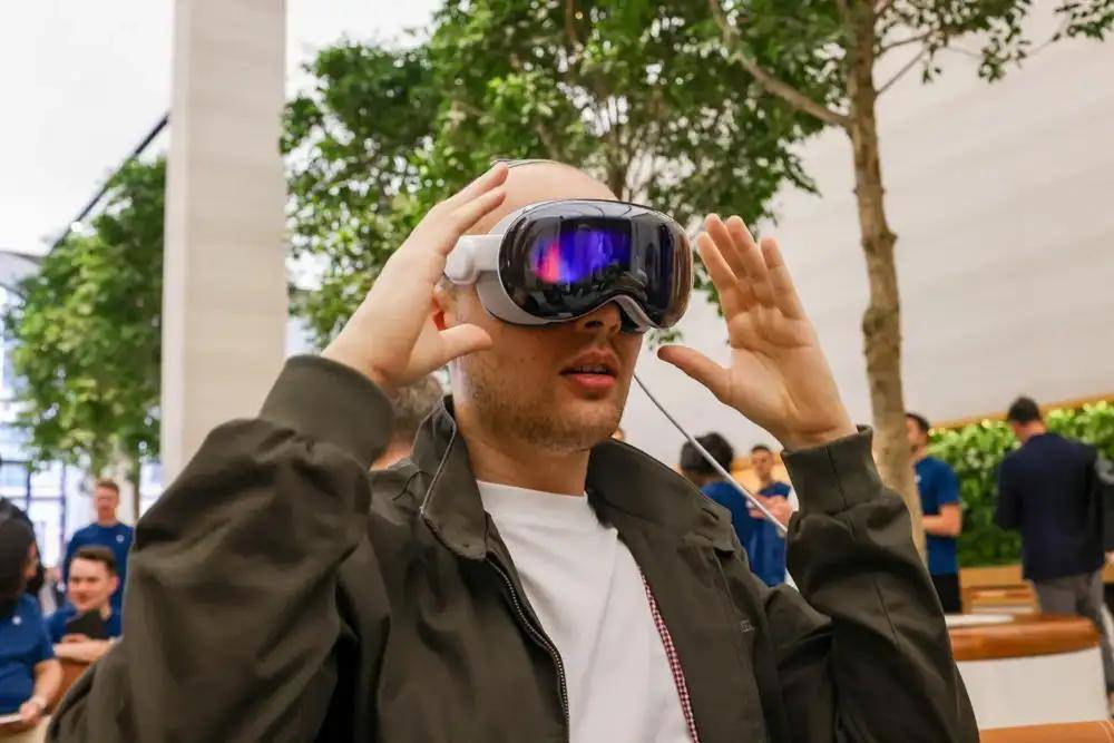 苹果Siri威廉希尔网址团队“大换血”抽调Vision Pro技术骨干(图2)