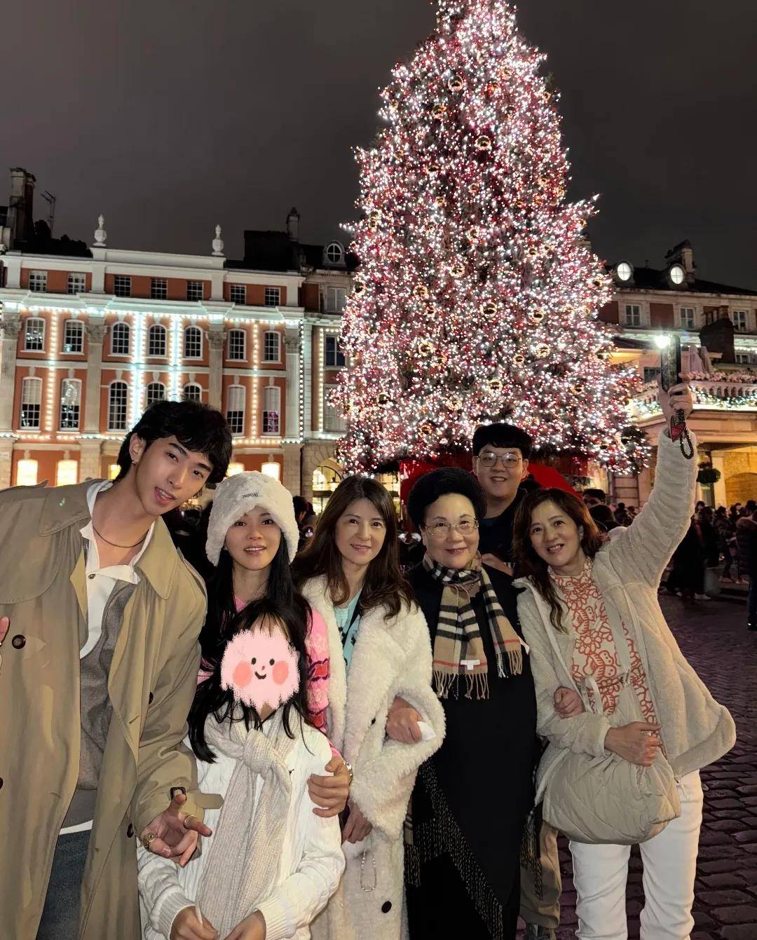 伊能静五一带婆婆女儿英国度假，生图素颜脸暗沉，百万护肤没白花