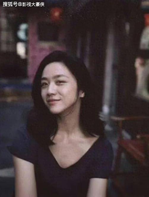 汤唯无修撕拉片刷屏：娱乐圈狂卷修图，她凭啥美翻全网？