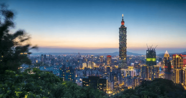 赖清德又在玩火？美武器抵达岛内，台军连夜行动，国台办提前把话说透