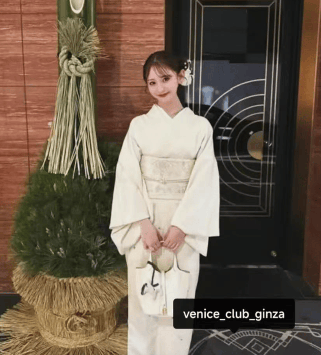 券商女下海当“头牌”，还不是为了冲业绩？
