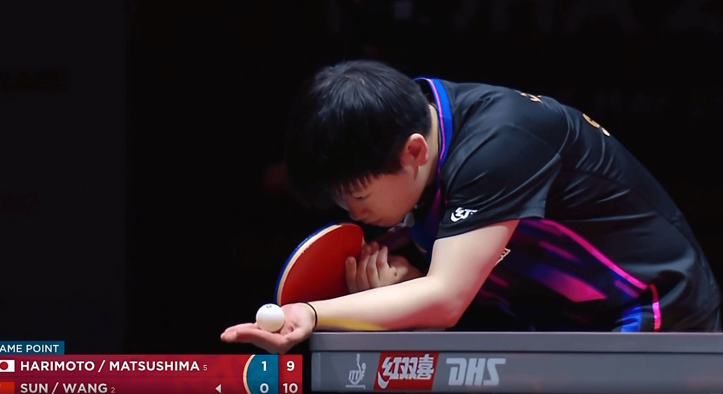 原创             3-1翻盘转折点！孙颖莎单膝跪地救球，连扛松岛辉空3次侧身，太燃