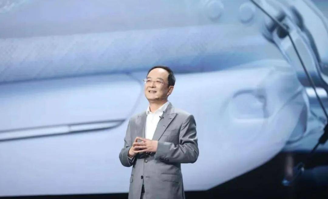 从一面之恩到千亿帝国CEO，安聪慧如何成为李书福左膀右臂？