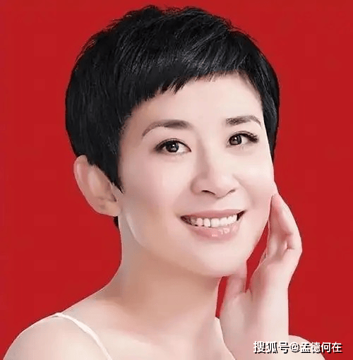 这谁能顶得住呢？吴君如，这身材是真的绝！