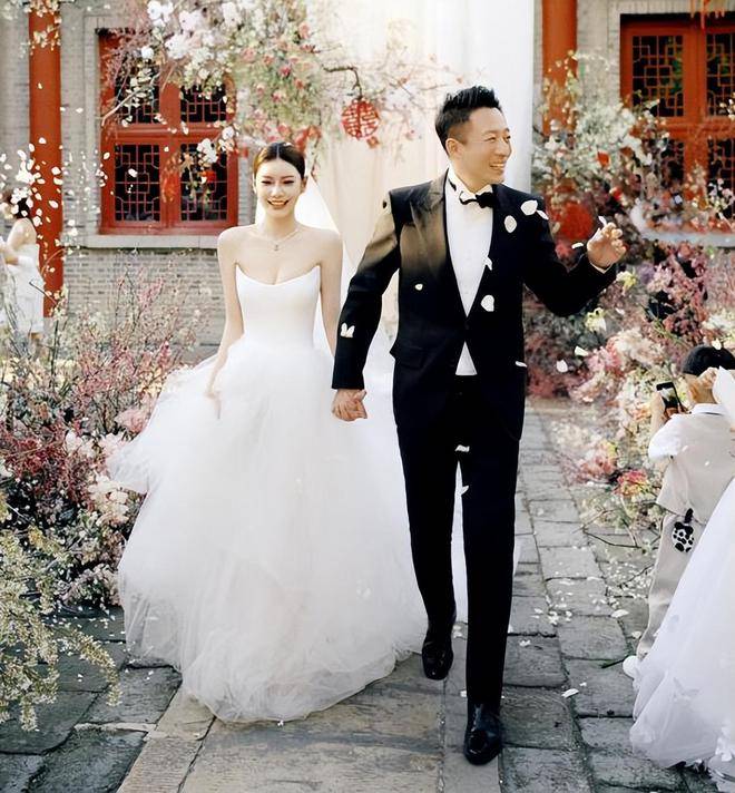 汪小菲带孩子回台北过六一，大S妈妈和小S全家人无心陪伴庆祝
