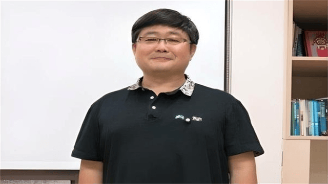 解放军行动了！军机三面包夹，同一时间，台防空识别区也响起警报