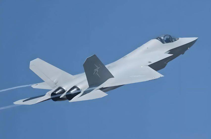 外媒发现:歼-35开始进入解放军服役,必将冲击全球战略格局 外媒发现:歼-35开始进入解放军服役,必将冲击全球战略格局