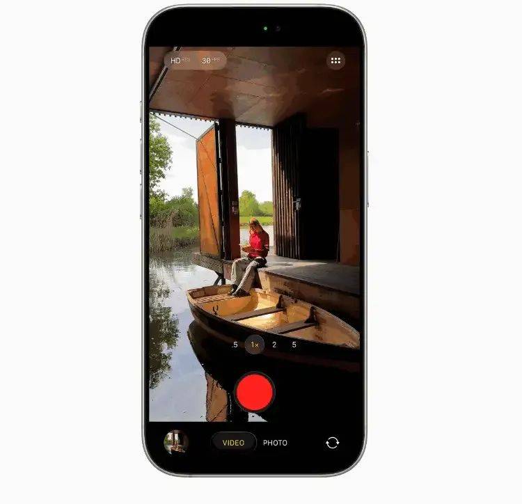 iOS 26，丑上热搜第一
