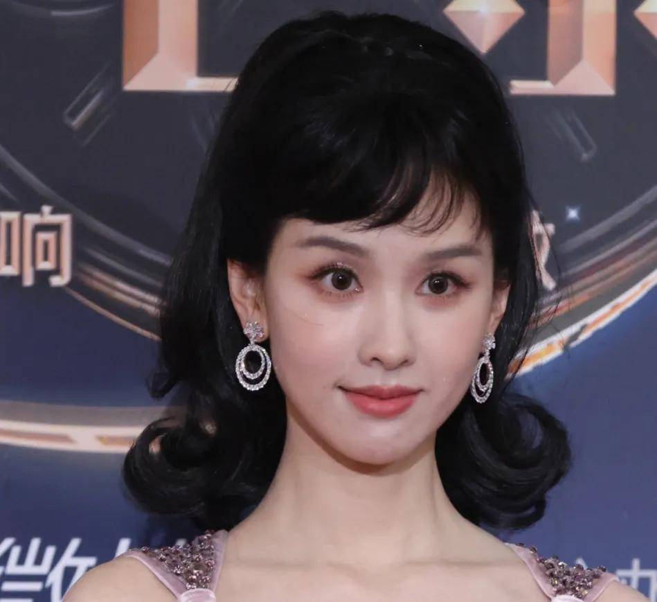 电影之夜红毯生图来了！章子怡一脸富态钟楚曦太瘦金晨又变样2025/6/16明星图片  第13张
