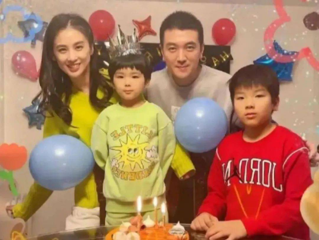同杨子离婚四个月，黄圣依承认初恋是贾乃亮！网友惊了