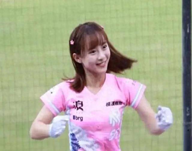 娱乐吃瓜结婚奥运冠军王齐麟领证结婚新娘是啦啦队女神32公分身高差超萌