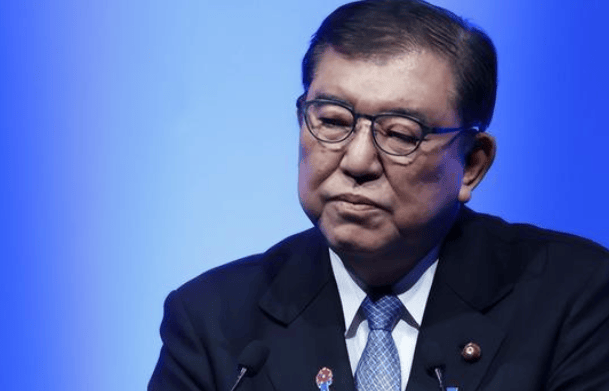 中国双航母首次合围！日本从来没见过这阵仗，紧急找上中国要说法