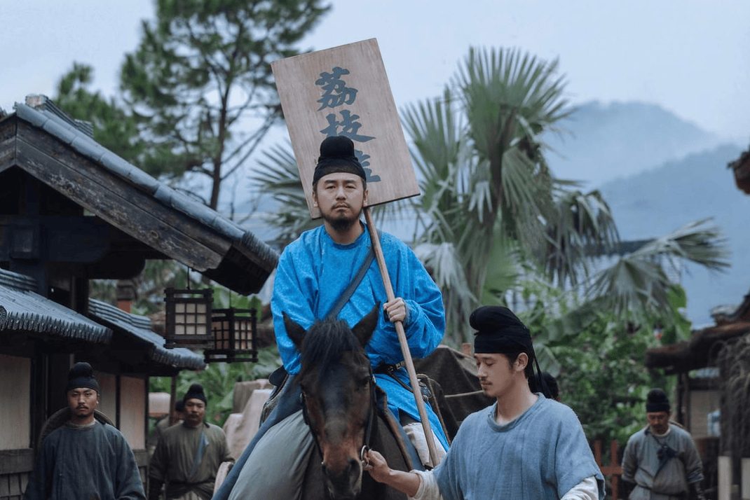 一片骂声！《长安的荔枝》坚持带那尔那茜宣传，收视率一路下跌
