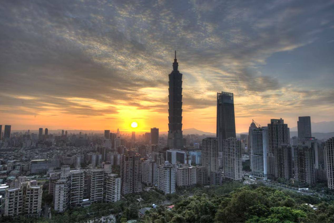 大陆万没料到，“芯片内鬼”竟然是他！美国突然对芯片出手，不简单