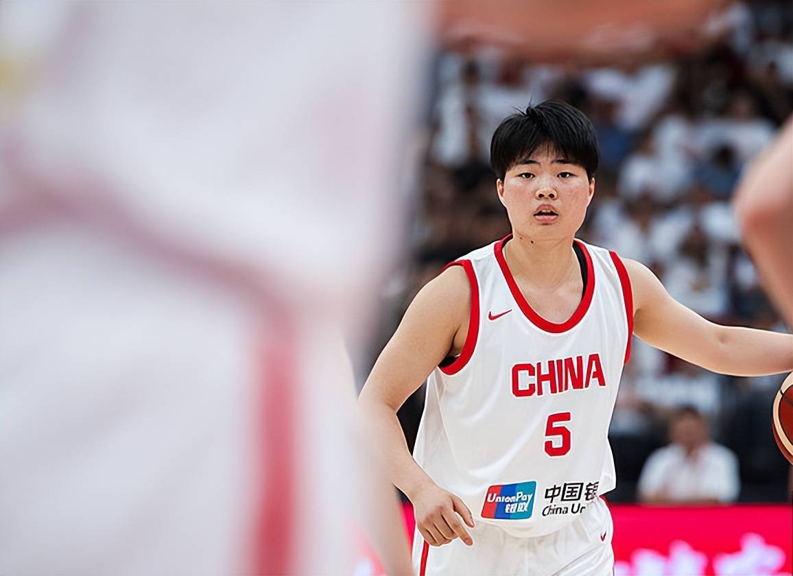 原创             4届助攻王+2届抢断王！中国女篮又一26岁控卫蜕变：2米26张子宇绝配