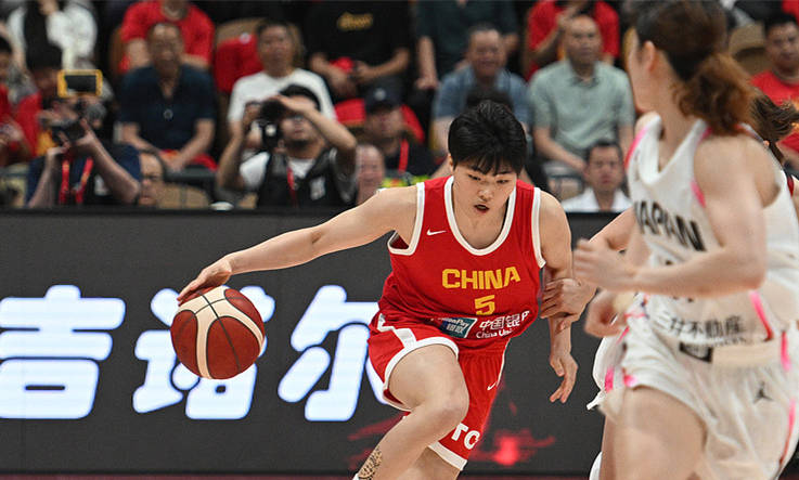原创             4届助攻王+2届抢断王！中国女篮又一26岁控卫蜕变：2米26张子宇绝配