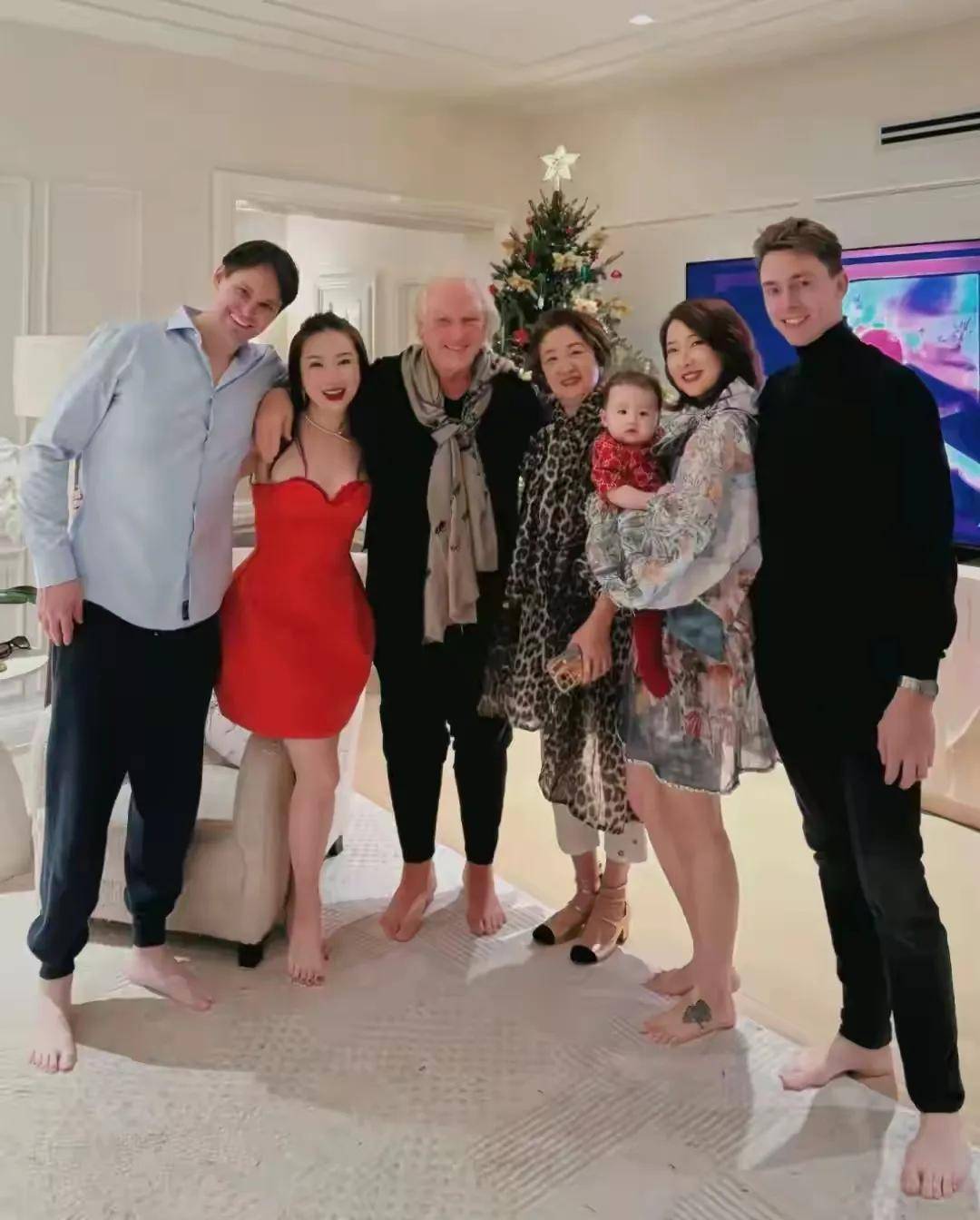 陈赫前妻许婧在意大利买宅子，民宿开到美洲，外国帅老公替她看店
