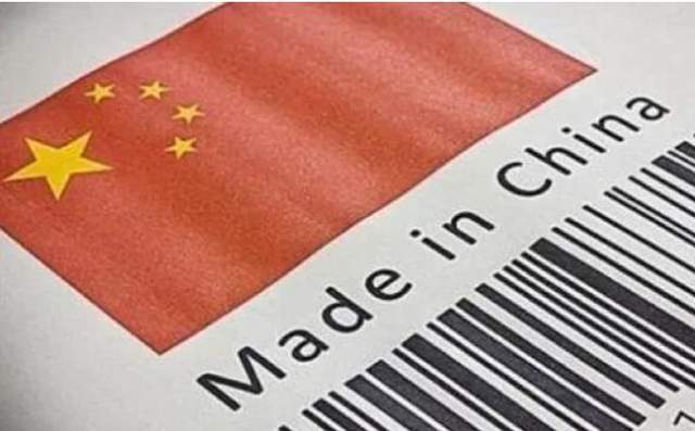 原创             特朗普左右脑互搏：自己的手机中国制造，却要苹果回美国造