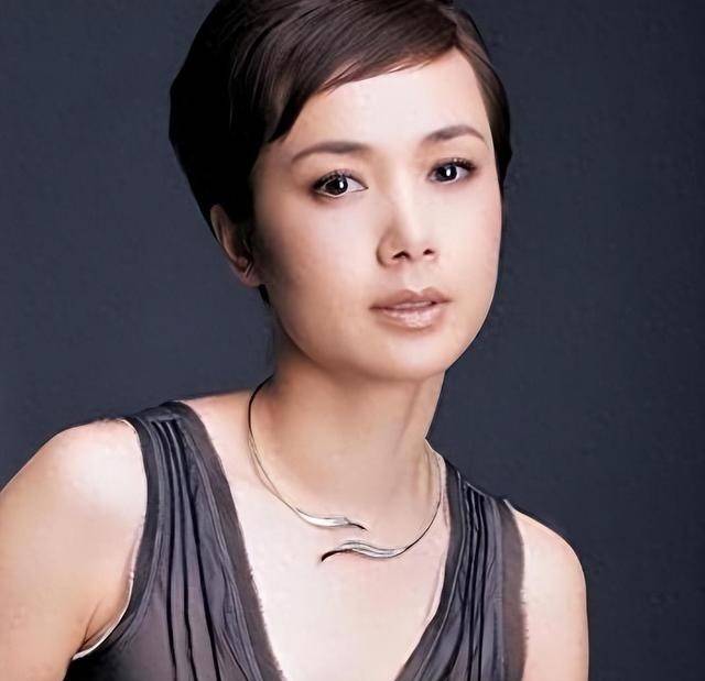 蒋雯丽的堕落，是整个演艺圈的“悲哀”，也是无法挽回的损失