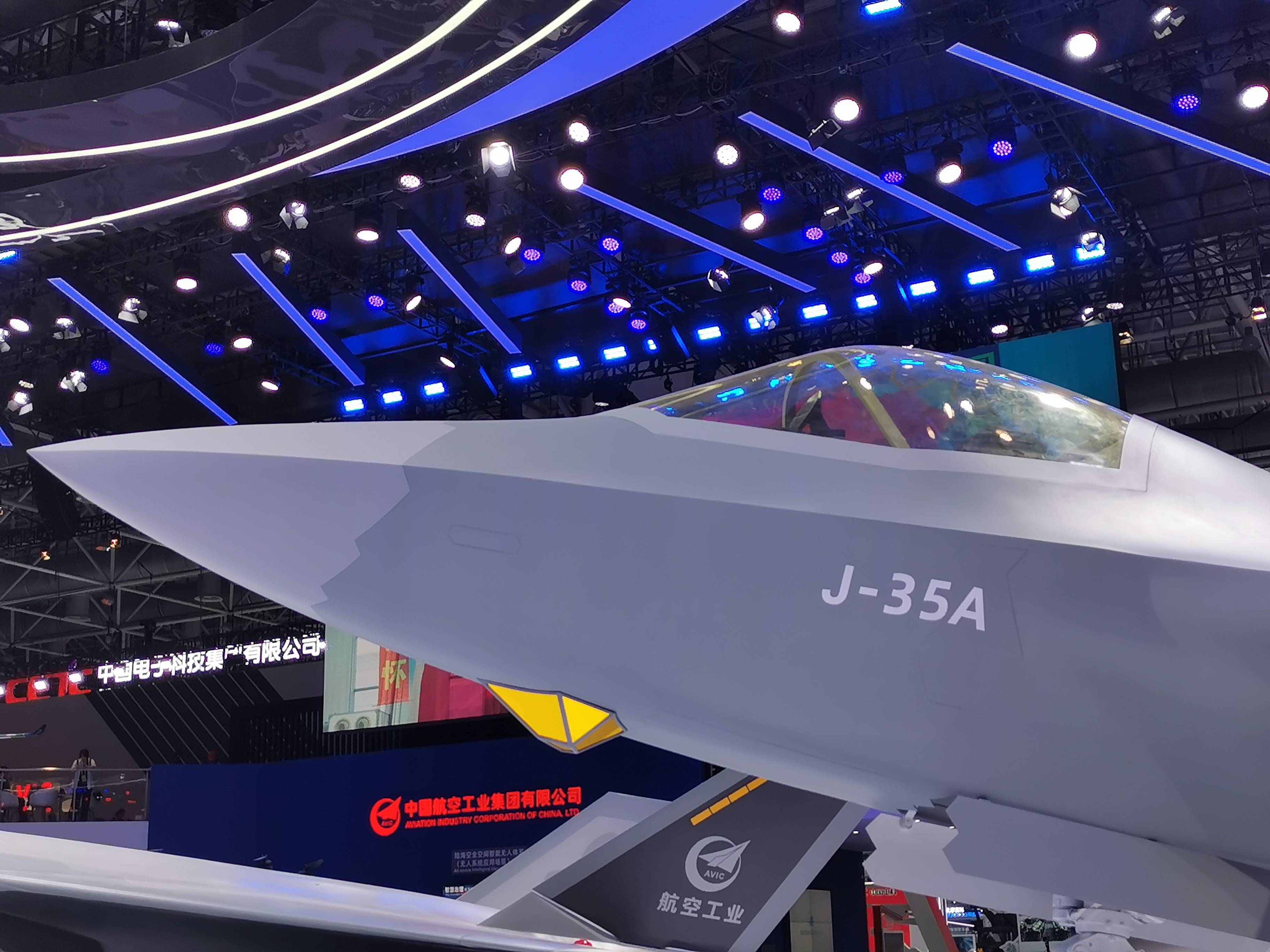 央视首曝歼-35生产线！性能碾压美F-35，福建号舰载机传来喜讯