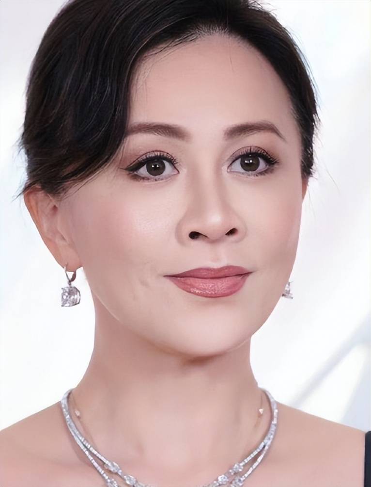 刘嘉玲难道忘记自己来时的路了吗？还是得意忘形了？网友的回答一针见血