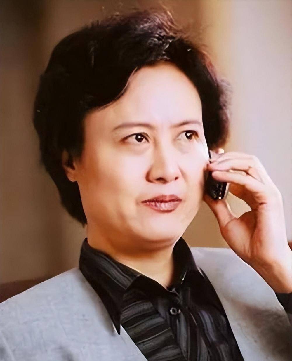 柏寒儿子真相曝光，13年前托付给海清，现已活出新天地