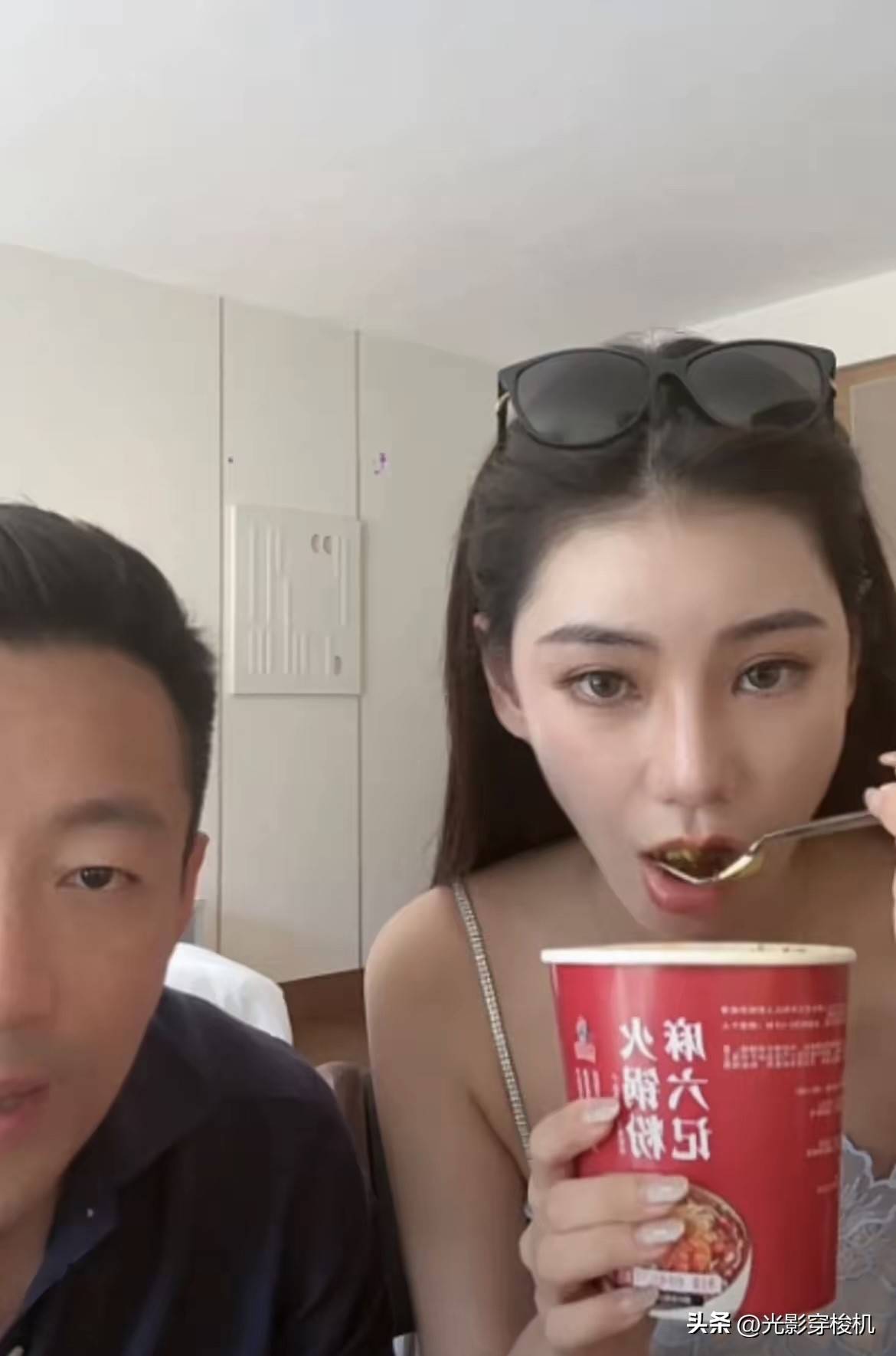 S妈再发文成笑柄，小S全家旅游不带亲妈，马筱梅获赞好继母