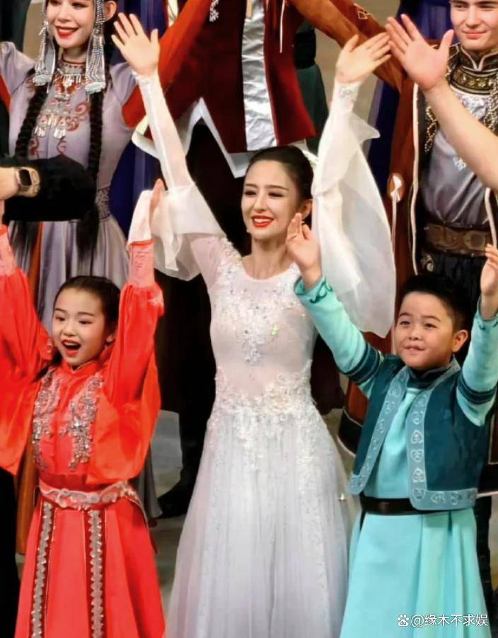 董璇婚后生活惹人担忧！分居也不愿女儿丈夫同住，张维伊早就表态！