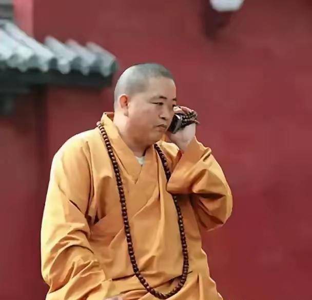 曝少林寺方丈释永信被带走，网友爆料：其私自见了不该见的老赖