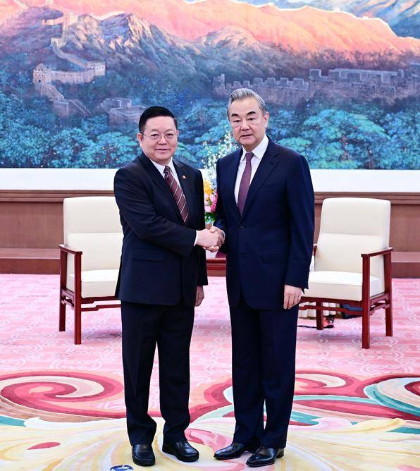 介入柬泰局势后，特朗普发现不对劲，中国按兵不动，早已布好局？