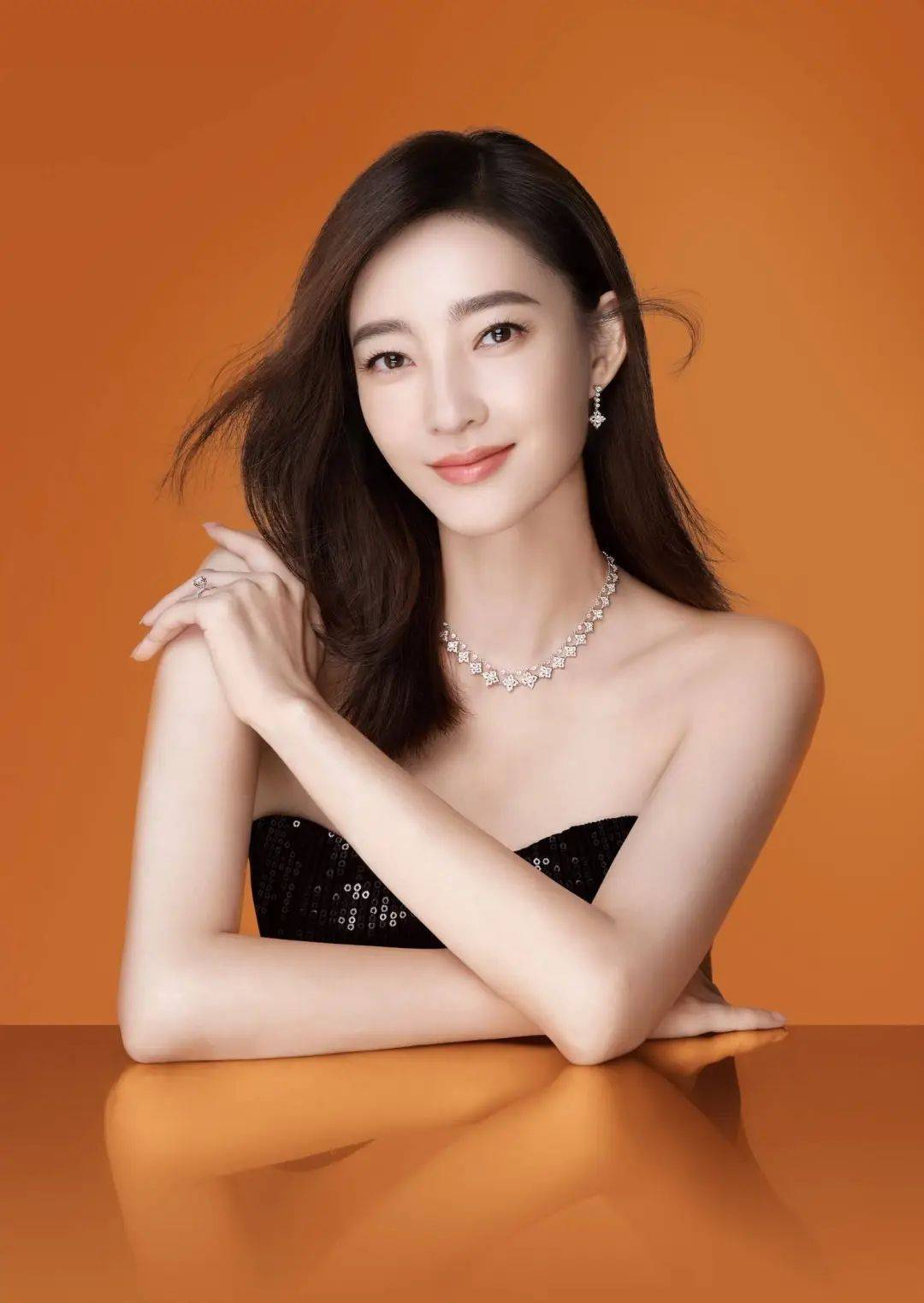 素颜女神沦落拍短剧！40岁王丽坤受前夫连累资源狂跌?