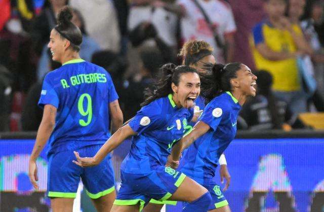 39岁玛塔梅开二度 巴西女足夺女世界杯-足球赛事比分体育网足美洲杯第9冠！