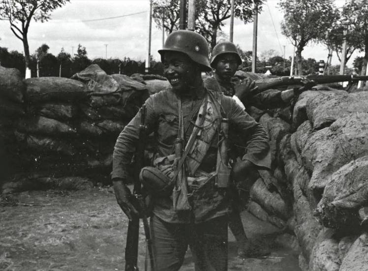 朝鲜名将方虎山,不听劝说把三千日俘踹下河,并说:我愿背上骂名