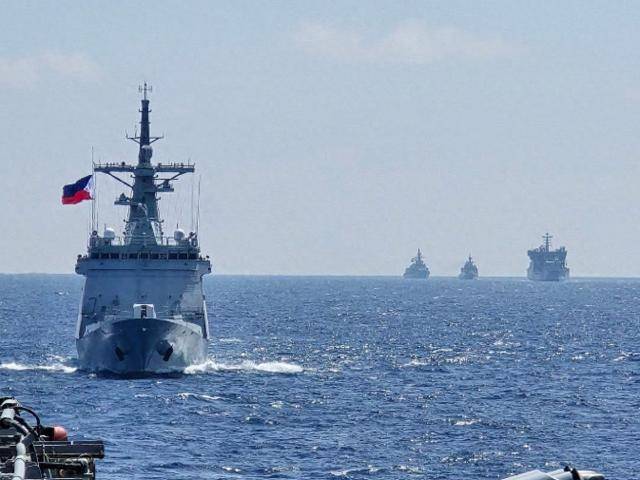 印菲合兵南海，中方标记4个点位，军警同时上强度，菲律宾已被定性