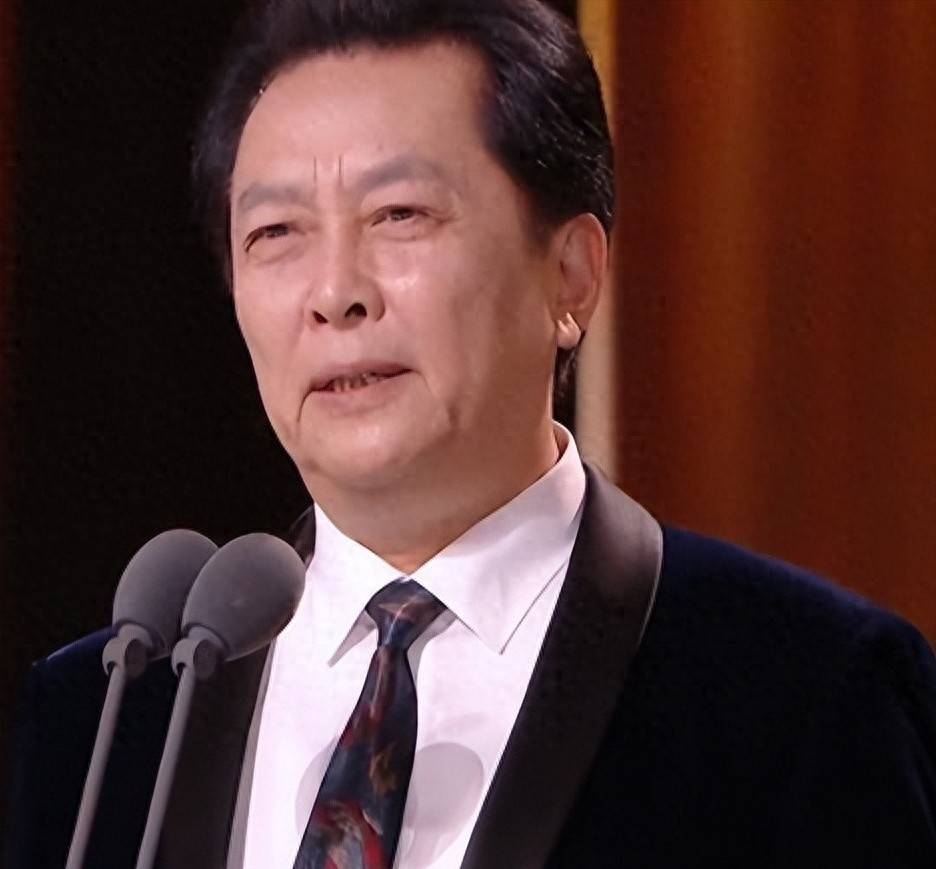 善恶终有报！73岁的唐国强疯狂捞金？天价医疗账单压垮老戏骨！