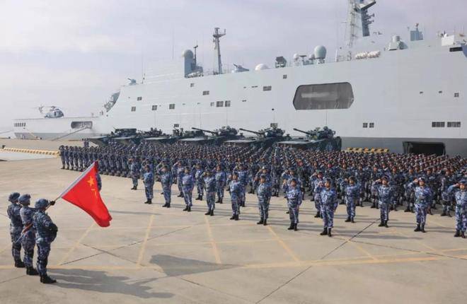 美籍华人放话：中美开战美国军工秒杀中国，解放军少将一笑