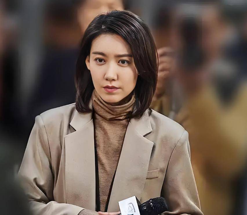 演员高露：戏火人不红，从没有绯闻，看看老公是谁就知道原因了！
