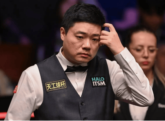 李梦回归众望所归？恩里克玩不转大巴黎，覃海洋实现边道奇迹