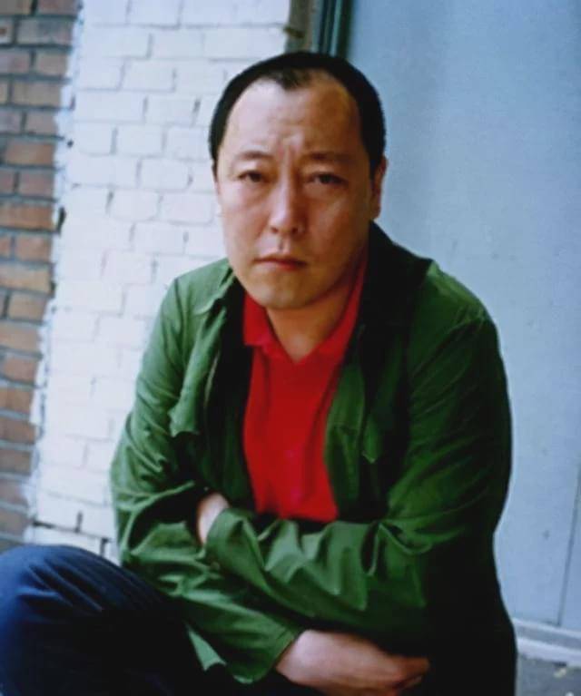 原来她是倪大红妻子，难怪65岁能出演《生万物》，娶个贤妻旺三代
