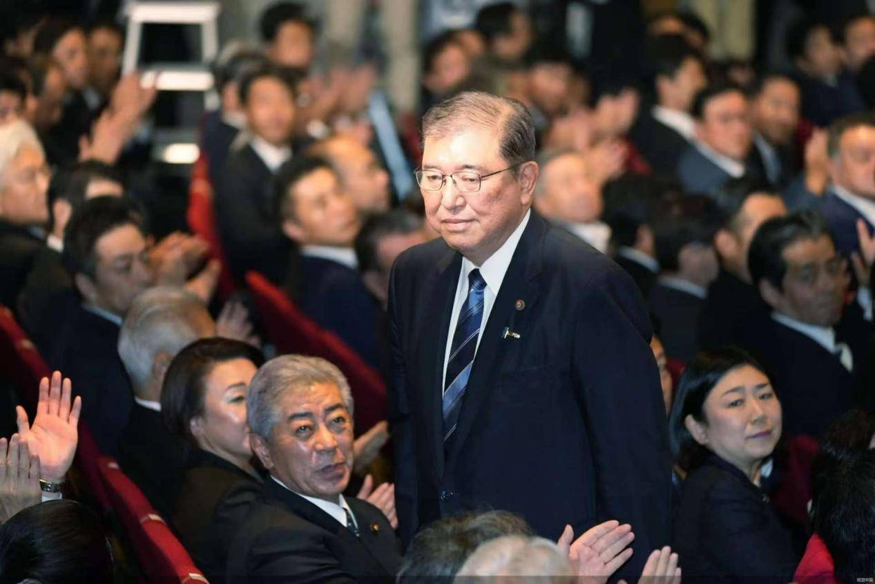不打垮中国不罢休？日本导弹将直逼东海，石破茂加速备战，演练击沉中国航母，中方避无可避？