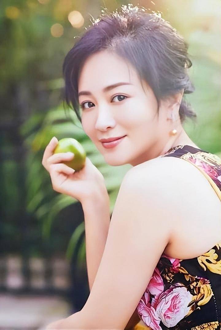 涓子：曾饰演“碧游仙子”，后隐婚生子，42岁凭知否再次翻红