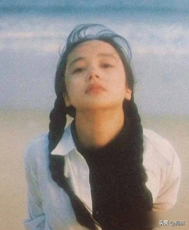 年近60岁蒋雯丽，定居英国，又瘦又老，一代女神也老了！