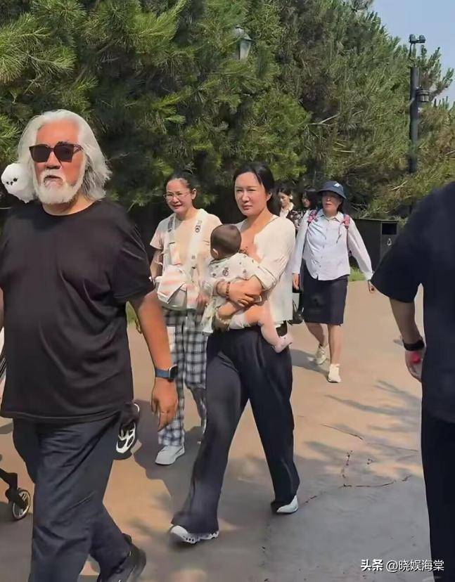 张纪中杜星霖被指偏心！亲儿子公然殴打混血继子，全程冷漠无视