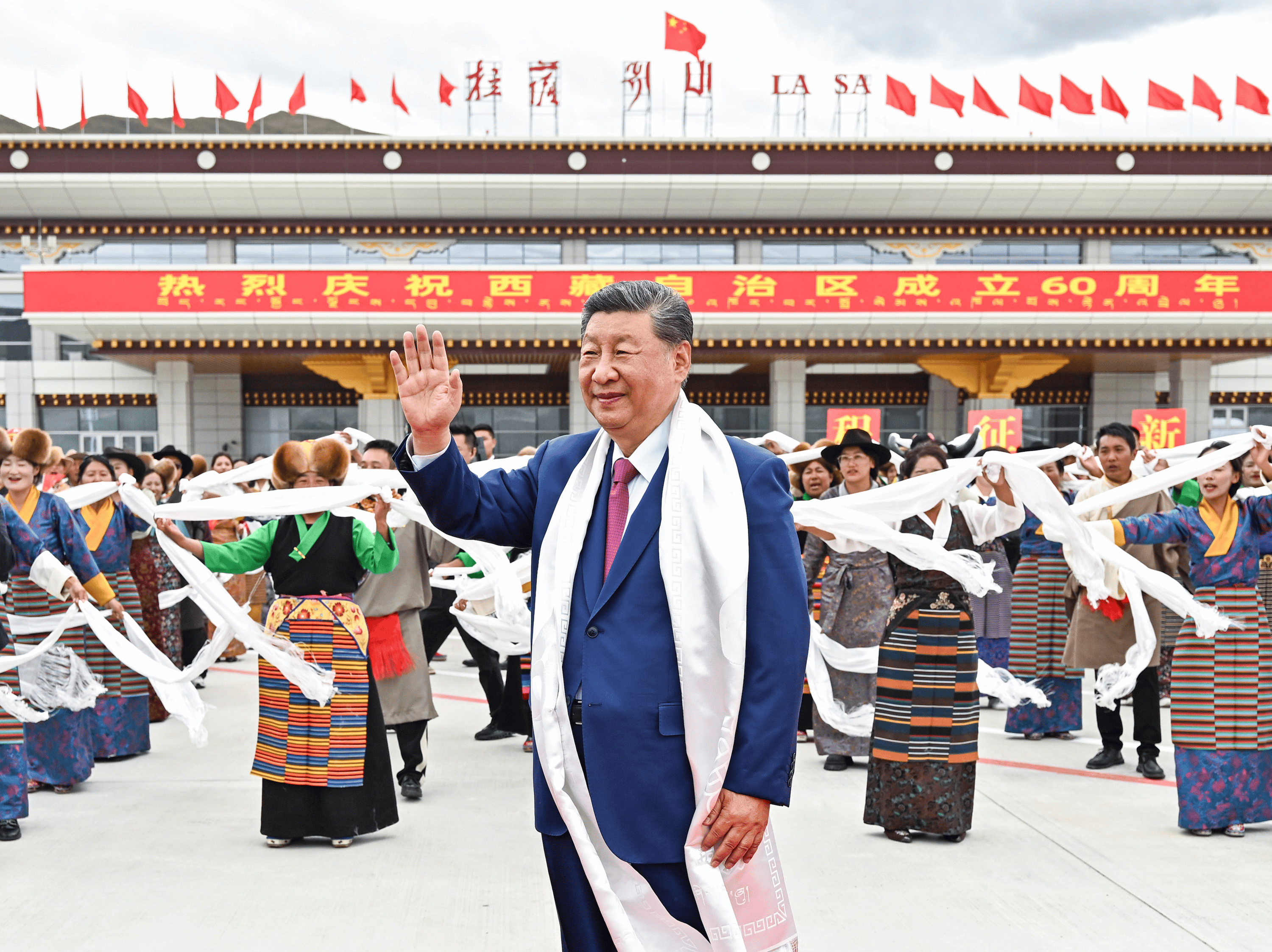 “共建中华民族共同体 书写美丽西藏新篇章”——习近平总书记率中央代表团出席西藏自治区成立六十周年庆祝活动纪实