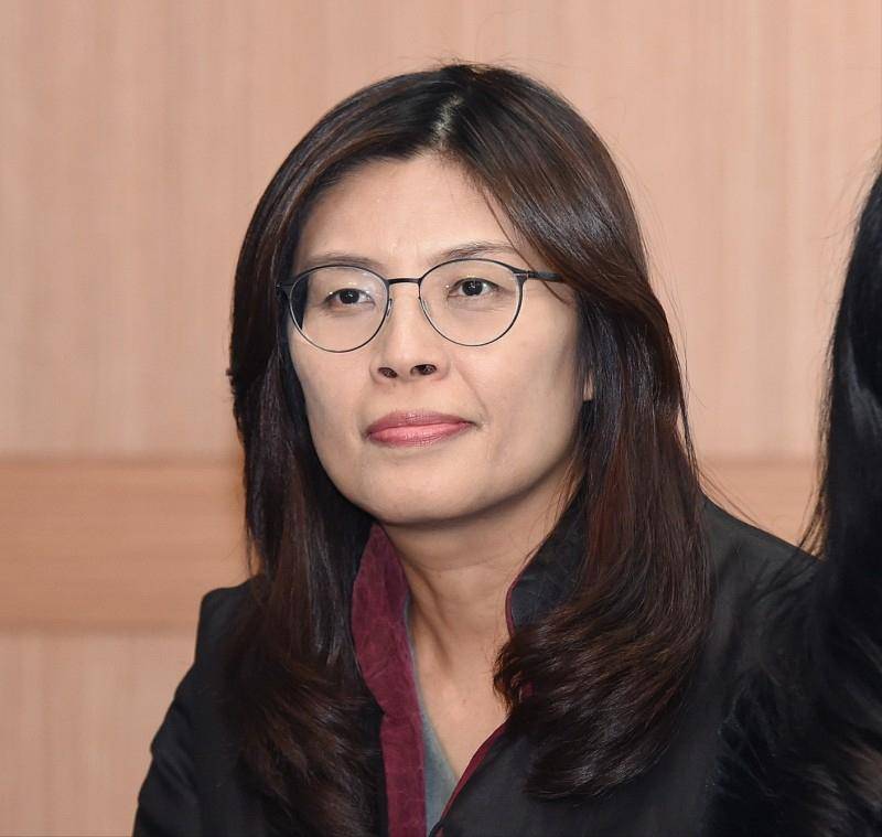 卢秀燕拒绝竞选国民党主席，朱立伦遭反击，张亚中郑丽文态度引关注
