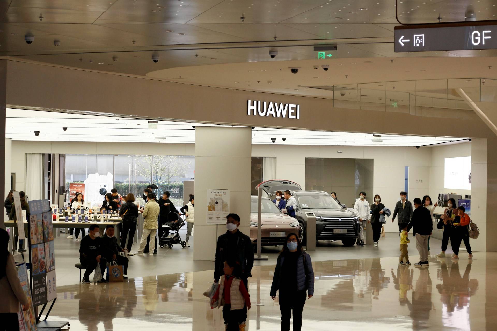 原创             时隔四年华为重夺手机市场第一，华为怎么又行了？