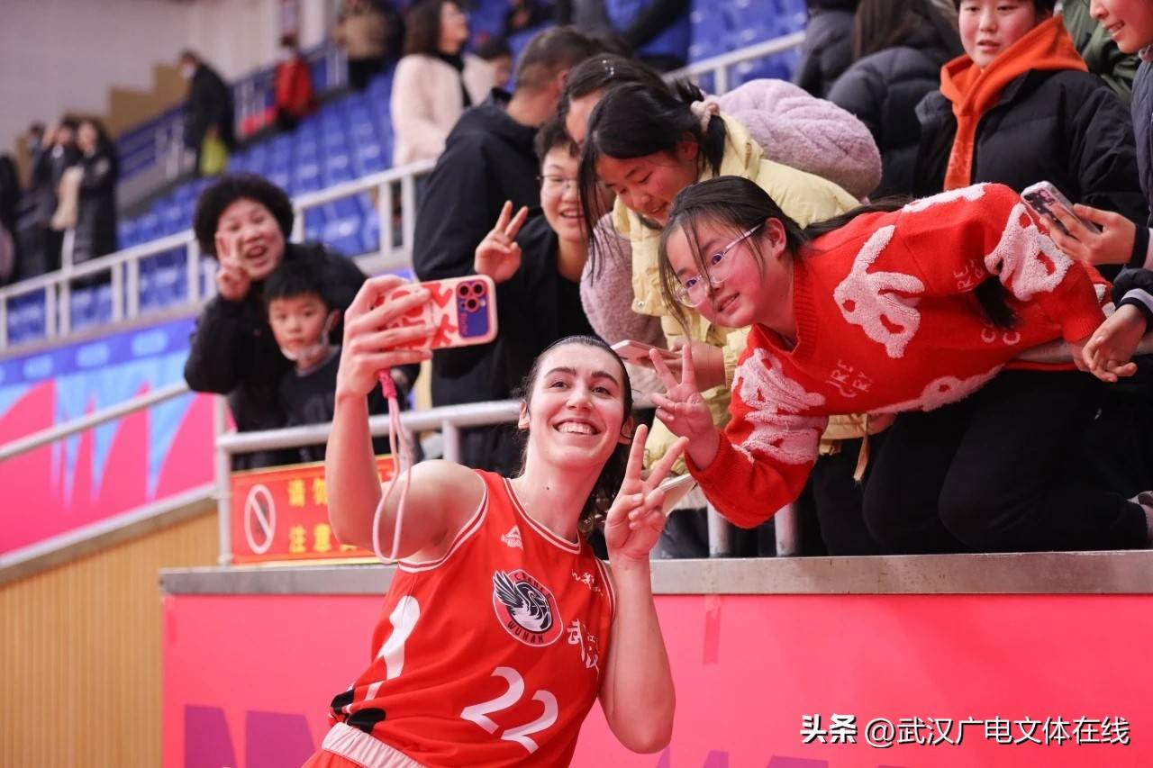 佩顿-威廉姆斯续约武汉盛帆黄鹤女篮出战2025-2026赛季W欧洲篮球联赛中文网__